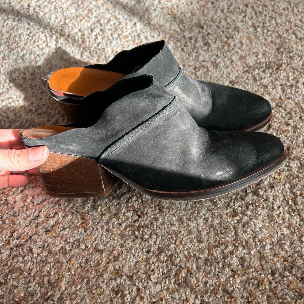 Chic Black Suede Mules with Wooden Heel